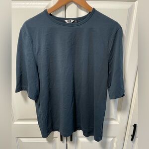 Uniqlo U Airism Womens Navy Short Sleeve Shirt size medium EUC